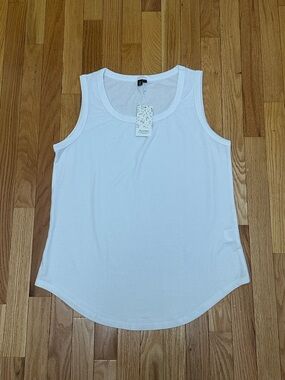 Classic Scoop Neck White Tank — Lightweight Everyday Layer